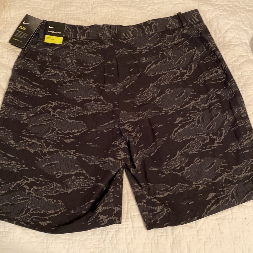 Nike Black and Gray Board Shorts with‎ Textured Pattern - Picture 4 of 6
